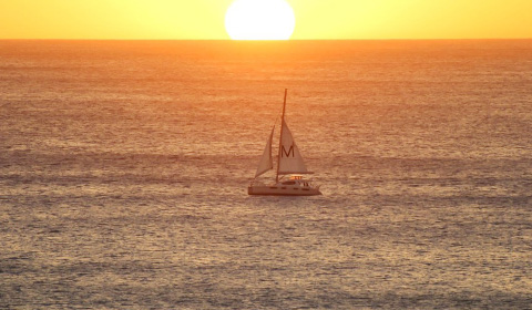 Captain's Sunset + Tasting Mana Cruises