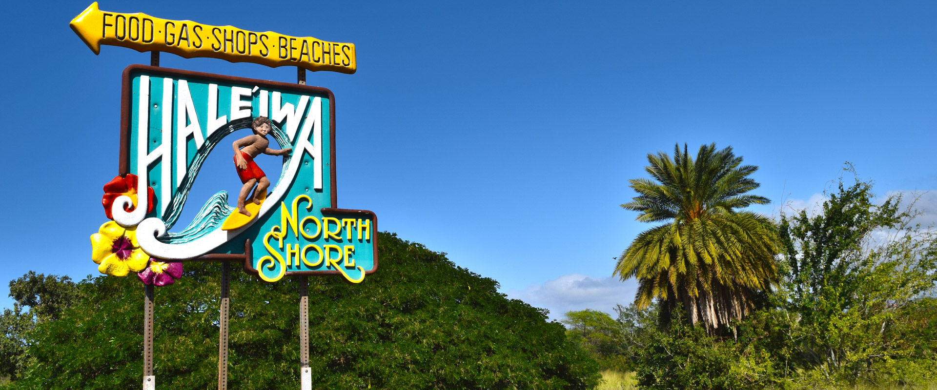 Hale'iwa Town Center: Blend of Shops, Restaurants, and Stores